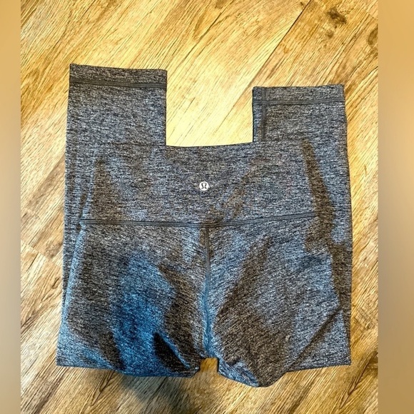 lululemon athletica Pants - Lululemon Wunder Under High Rise 1/2 Tight
Womens Size 6